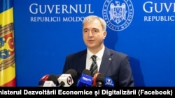 Ministrul Dezvoltării Economice și Digitalizării, Eugeniu Osmochescu, la un briefing de presă după ședința Guvernului din 4 februarie 2026