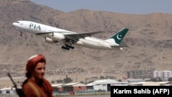 طالبان تلاش دارند تا جریان پرواز طیاره های شرکت های بین المللی را از میدان هوایی کابل به صورت کامل از سر گرفته شود