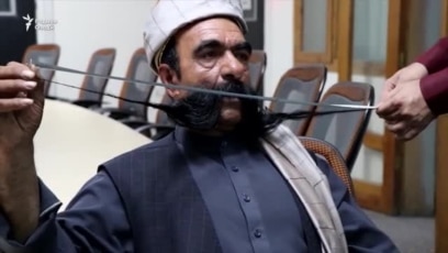 Житель Афганистана претендует на звание самого известного бородача в стране