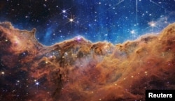 "Shkëmbinjtë kozmikë" në Nebulozën Carina.