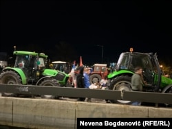 Блокування руху протестувальниками та фермерами на одному із автошляхів Белграда. Сербія