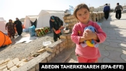 Geçen noýabrda Eýranyň Kermanşah welaýatynda ýüze çykan ýer sarsmasynda azyndan 620 adam heläk boldy.