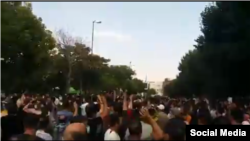 Locuitorii din Tabriz se solidarizează cu cei din Khuzestan