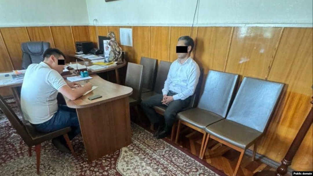УКМК Кара-Суу районунун акиминин биринчи орун басары кармалганын билдирди.
