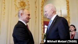 Vladimir Putin ve Joseph Biden