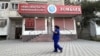 Шілдеде теңге долларға шаққанда 5 пайызға арзандап, рекордтық шекке жетті. Ұлттық банк интервенциядан бас тартып отыр. Сарапшылар бұл әрекетсіздік нарықтағы сенімді одан әрі әлсіретуі мүмкін деп санайды.
