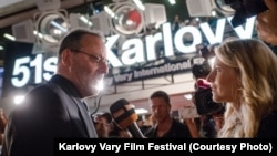 Актер Жан Рено "Хрусталь глобуста" конокто