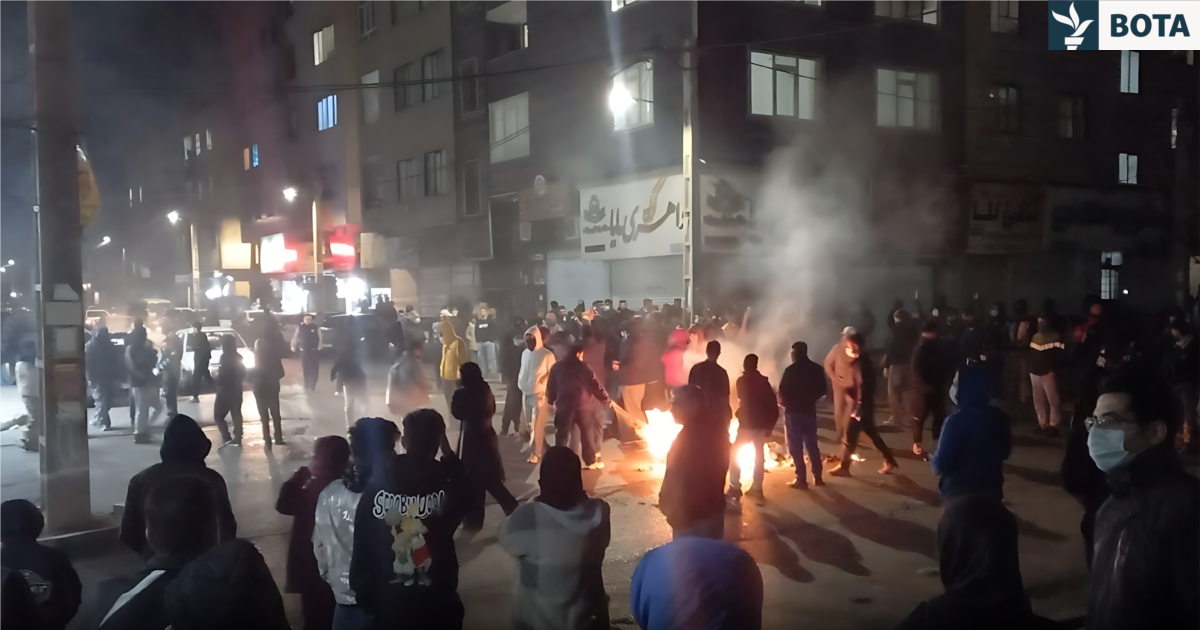 Irani përballet me protesta masive