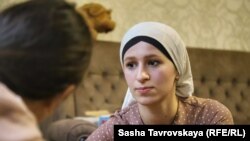 Adile Ahtemova, Aziz Ahtemovnıñ ömür arqadaşı
