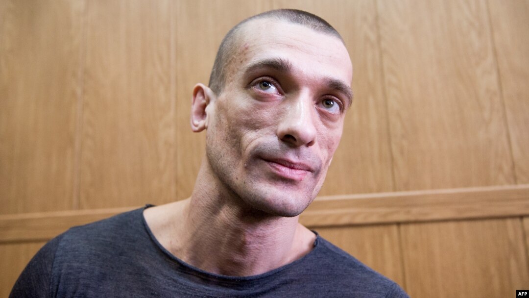Russian performance artist Pyotr Pavlensky is facing criminal charges for setting fire to a door of the Federal Security Service's (FSB) headquarters in Moscow in November.