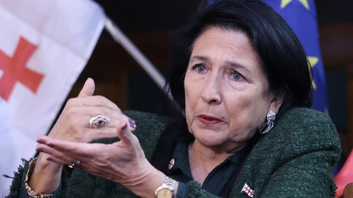 სალომე ზურაბიშვილი ამბობს, რომ ფონდების დაყადაღების შემდეგ სხვა გზები უნდა მოინახოს