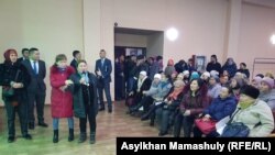 Многодетные матери, пришедшие на встречу в акимат Алатауского района Алматы. 18 февраля 2019 года.