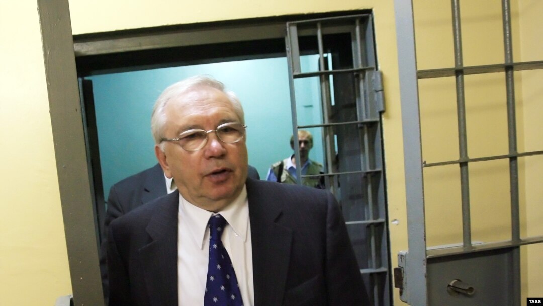 Владимир Лукин выступил против принудительного лечения активистки ОГФ