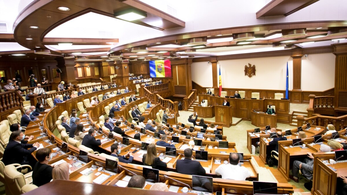 Парламент Молдови ухвалив закон, який забороняє ретрансляцію інформаційних і політичних програм із Росії