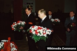 Владимир Путин и Николай Патрушев на похоронах Германа Угрюмова, 2001
