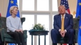 Урсула фон дер Ляйен жана Дональд Трамп. 2025-жылдын 28-июлу.