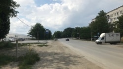 Дома в Белогорске от теплицы отделяет лишь дорога