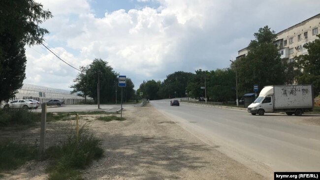 Дома в Белогорске от теплицы отделяет лишь дорога