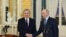 Ресей басшысы Владимир Путин және Өзбекстан президенті Шавкат Мирзияев. 4 маусым 2026 жыл.
