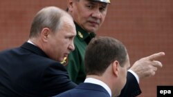 Президент Путин, премьер-министр Медведев и министр обороны Шойгу, 22 июня 2015 года