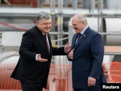 Президент Украины Пётр Порошенко и президент Белоруссии Александр Лукашенко