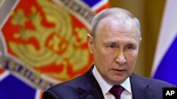 Ruski predsjednik Vladimir Putin drži govor na sastanku odbora Federalne službe sigurnosti (FSB) u Moskvi, Rusija, 28. februara 2023.