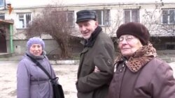 Симферопольцы радуются российскому электричеству (видео)