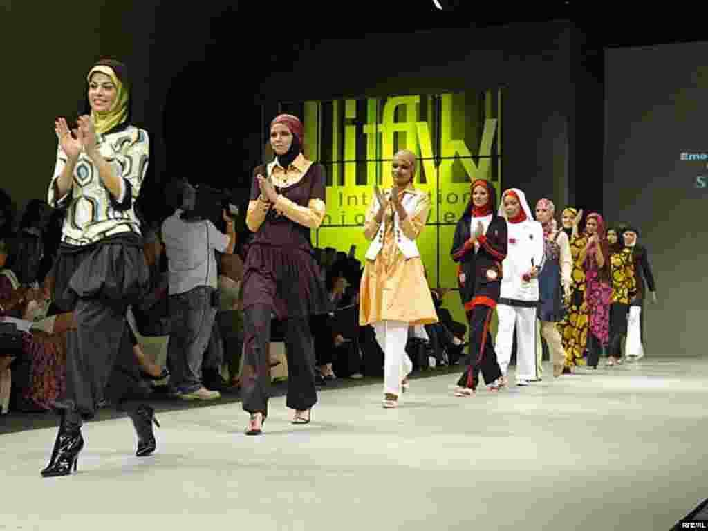 UAE - Dubai Fashion Week, 22-25Oct2007