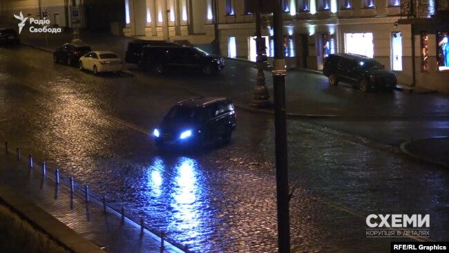 «Схеми» зафіксували, як авто, яким він користується, перетнуло подвійну суцільну