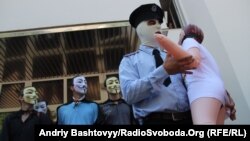 од протестите против полицијата по случајот со силување