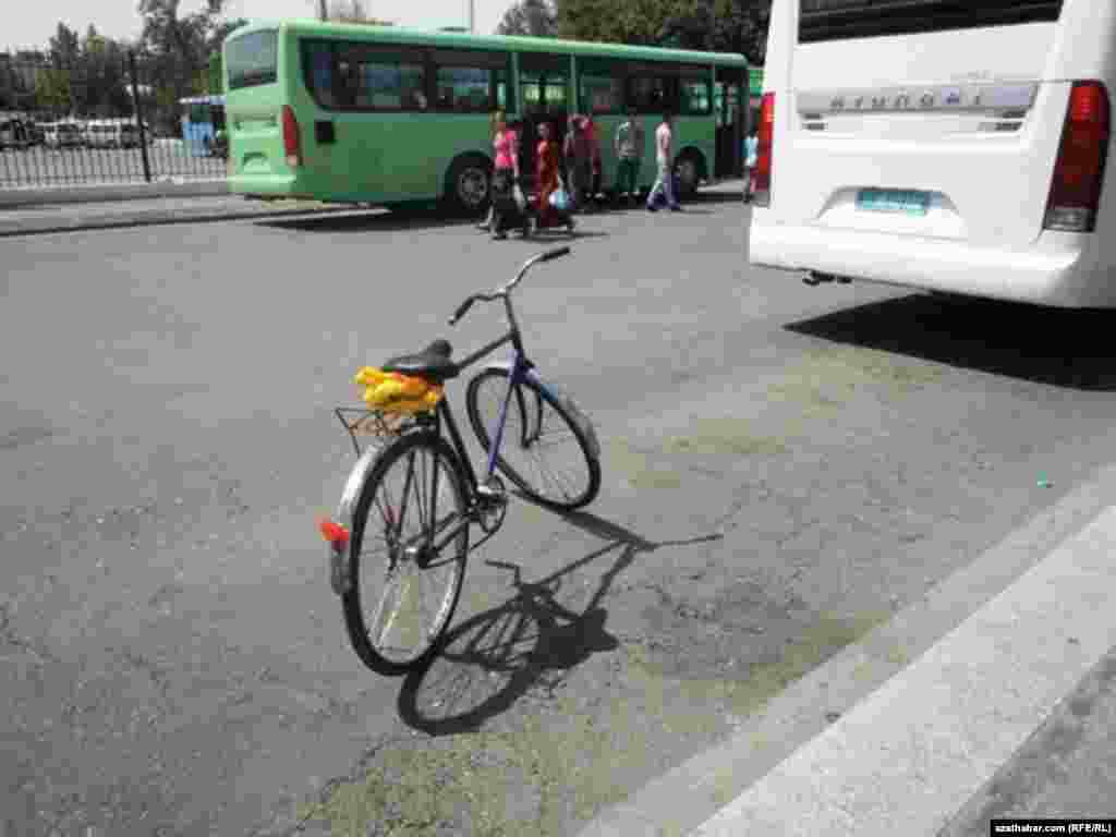 Soňky döwürler Türkmenistanyň köçelerinde tigirlere ýygy-ýygydan duş gelse bolýar.