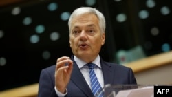 Comisarul european pentru Justiție, Didier Reynders, și-a pierdut răbdarea și a acționat Polonia în justiție pentru că CCR-ul autohton nu recunoaște primatul dreptului european asupra celui intern 