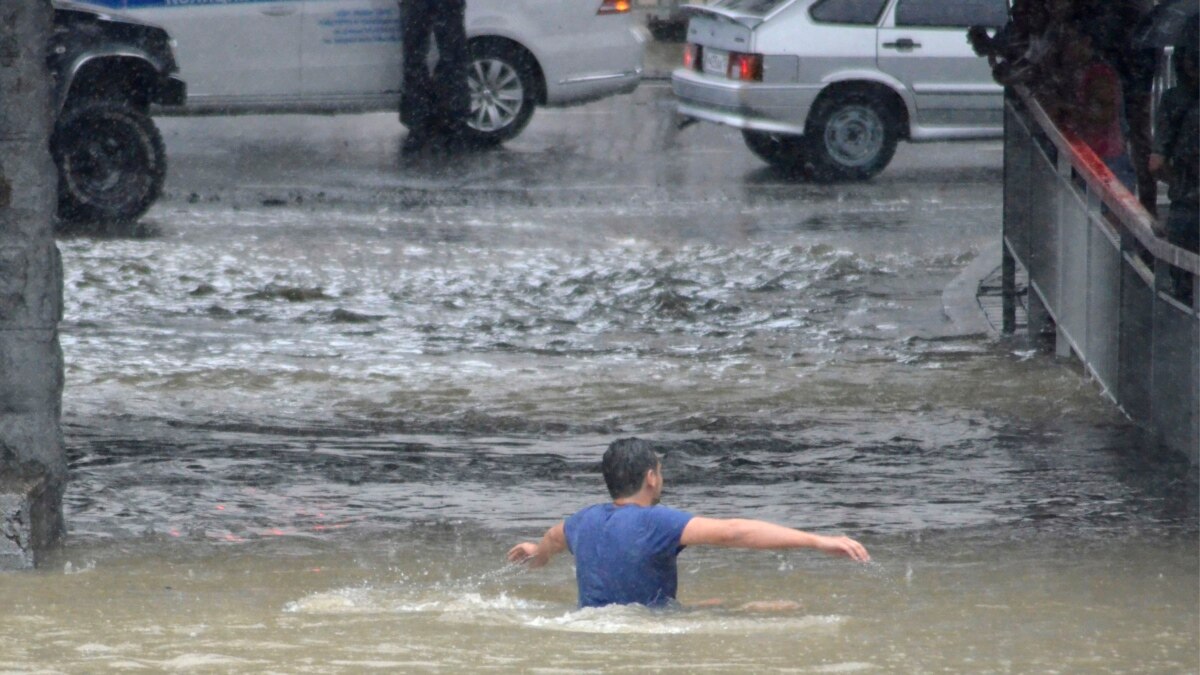 чс ливни. чс ливни. наводнение в кабардино балкарии. потоп в городе краснодаре. чс ливни.