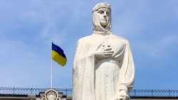 Пам’ятник Київській княгині Ользі, яка у 957 році прийняла християнство, відвідавши Константинополь