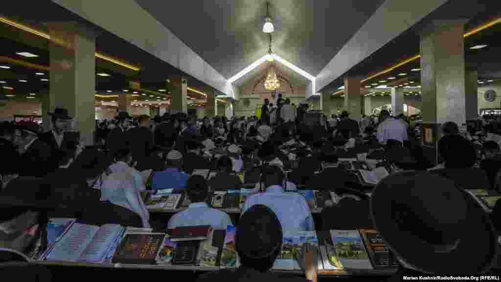 This room is situated above the resting place of Reb Nachman, who founded the Breslov Hasidic movement. It is one of the main places for prayer during Rosh Hashanah. 