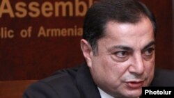 Руководитель парламентской фракции правящей Республиканской партии Армении Ваграм Багдасарян (архив)