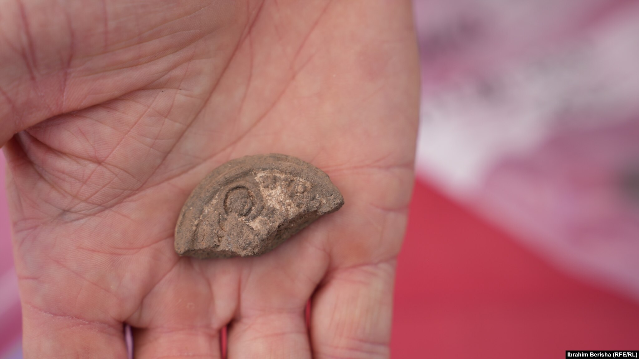 Një copë e një suveniri për turistët në kohët e lashta.