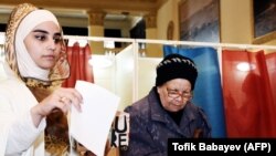 Astăzi la un centru de vot la Baku