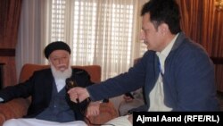 د سولې د عالي شورا مشر پروفیسور برهان الدین رباني د ازادي راډیو د خبریال مجیب الرحمن انګار پوښتنې ځوابوي.