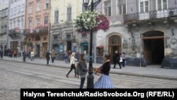 Львів. Трамваї їздять і в центрі міста