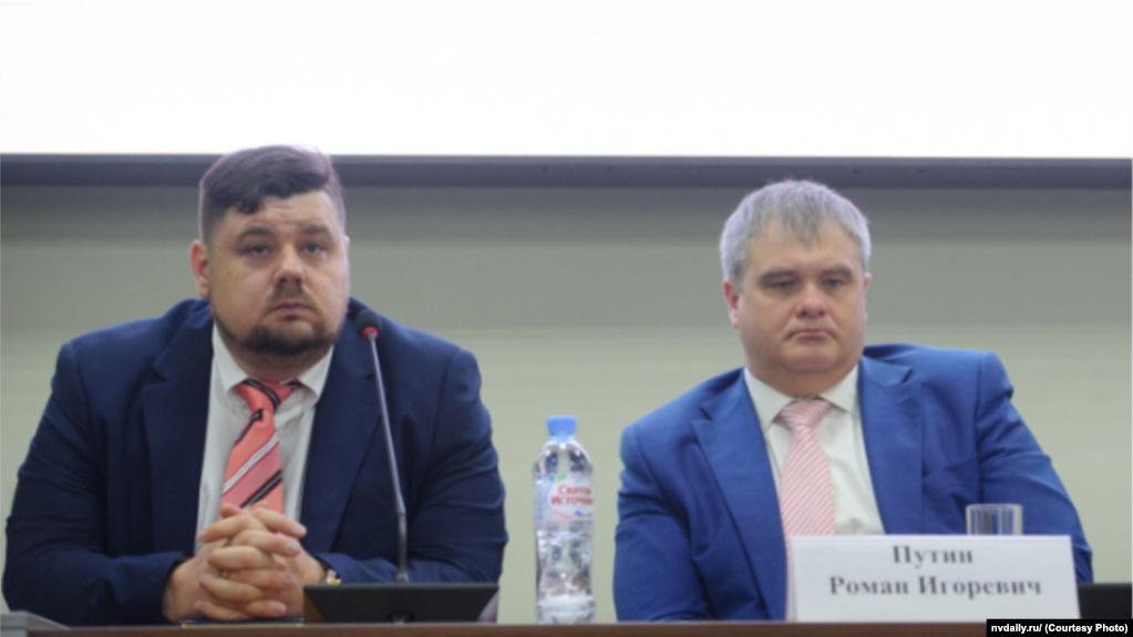 Cлева: иÑполниÑелÑнÑй диÑекÑÐ¾Ñ Ñонда ÐлекÑей ÐлекÑеев и Роман ÐÑÑин