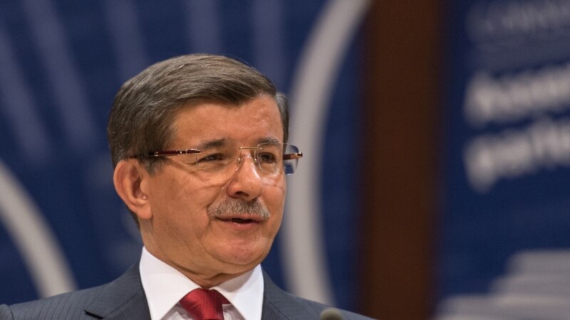 Ish-kryeministri turk formon parti për ta sfiduar Erdoganin 