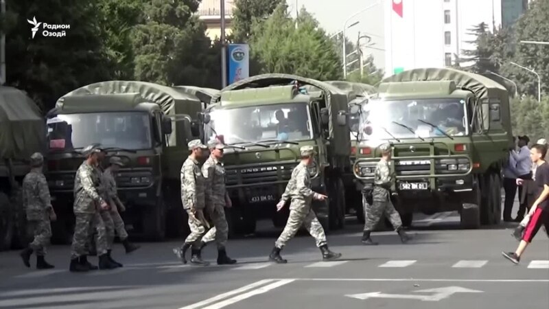 Дар Душанбе 30000 нафар дар раҳпаймоии низомӣ ширкат карданд