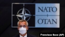 Йенс Столтенберг, НАТОнун баш катчысы. Уюмга мүчө мамлекеттердин тышкы иштер министрлеринин жыйынында. 