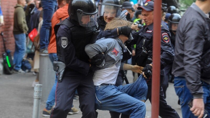 «Они будто озверели». Задержания протестующих в Москве