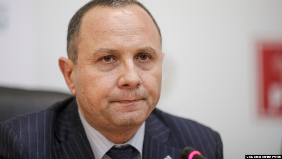 De profesie avocat, Aurelian Pavelescu conduce din 2010 Partidul Național Țărănesc Creștin-Democrat.