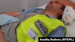 Идрак Аббасов, азербайджанский журналист, в больнице. Баку, 18 апреля 2012 года.