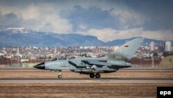 A Recce Tornado of the German armed forces takes off for its first operational flight at the air base in Incirlik in January 2015.