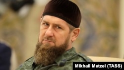 На офіційному сайті голови Чечні опубліковане розпорядження Рамзана Кадирова, датоване 13 січня, в якому він делегує свої повноваження голові уряду Мусліму Хучієву