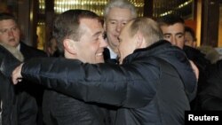 Дмитрий Медведев, Сергей Собянин и Владимир Путин. 4 марта 2012 г. 